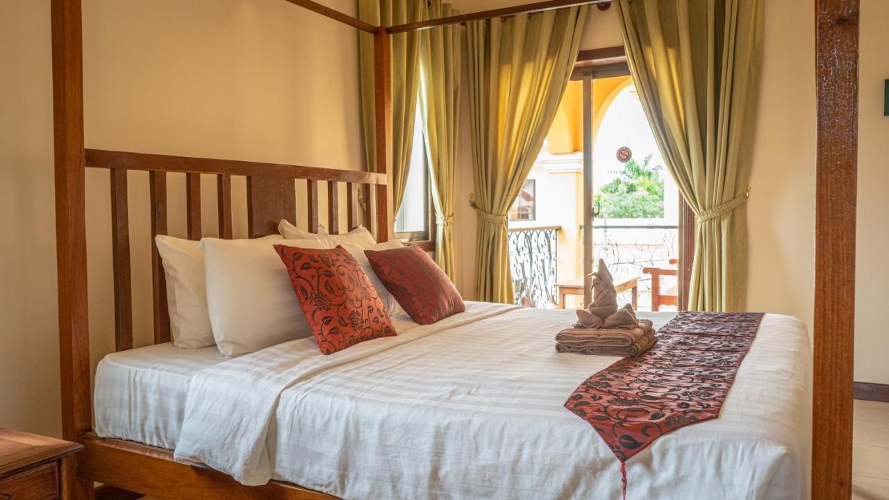 Den Hotel Totonou Siem Reap Ngoại thất bức ảnh