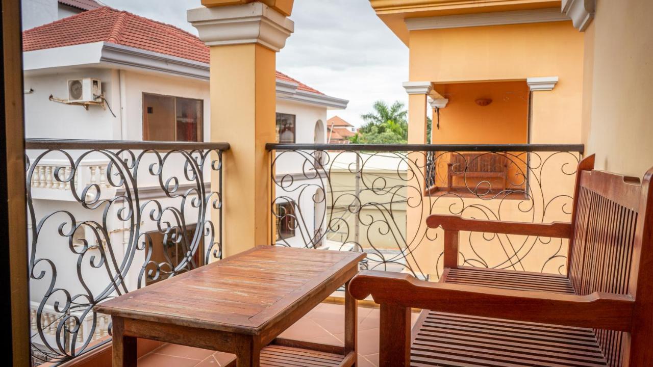 Den Hotel Totonou Siem Reap Ngoại thất bức ảnh